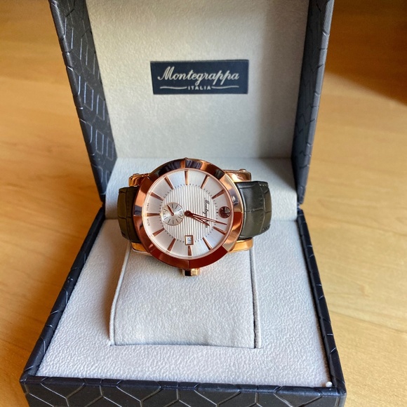 Extremely Rare - Brand New Swiss Quartz 42mm.